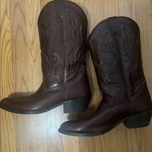 Mens 12D cowboy boots with J toe (pointy toe)